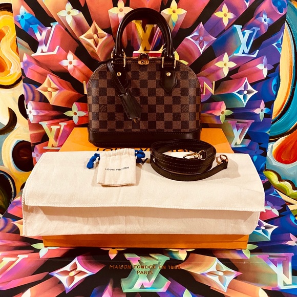 🎉🎉🎉Louis Vuitton, Balenciaga Bags & Gucci WOC - Picture 5 of 11